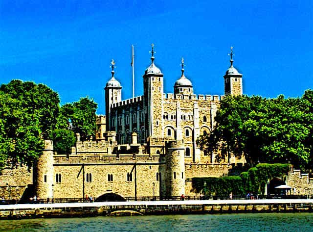 Best-Castles-in-Europe-Medieval-Norman-Castle-Tower-of-London