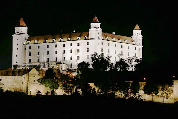 Top-10-Castles-in-Europe-Bratislava-Castle 