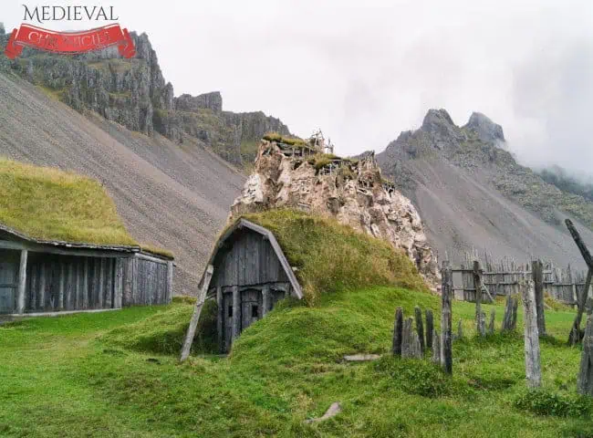 Viking-Homes-Tradional-Viking-Settlement